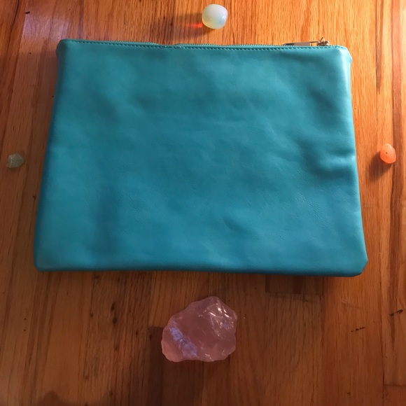 Zara Turquoise Be The Girl This Clutch Needs. - Picture 5 of 5